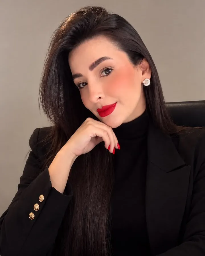 Inah Clara em atendimento de psicoterapia clínica em Campo Grande, MS